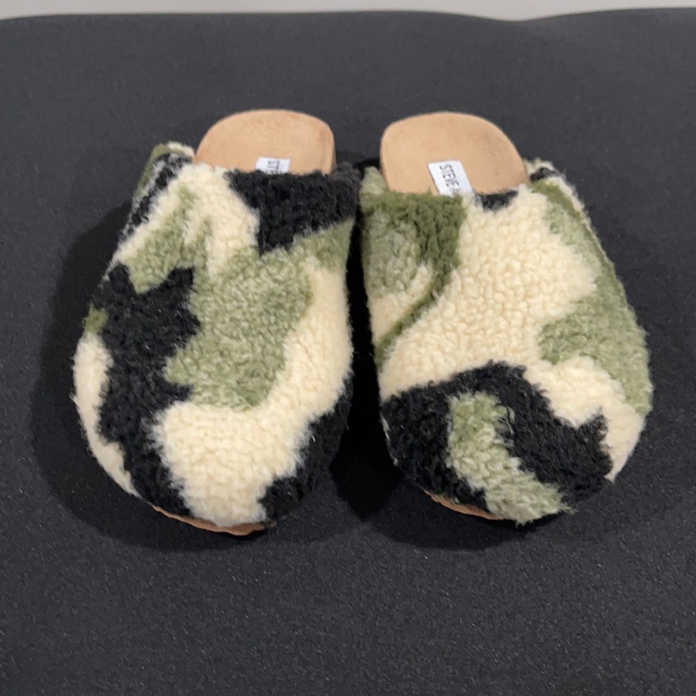 Steve Madden VESA CAMOUFLAGE